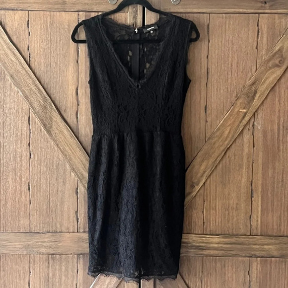 Babaton Aritzia Tobias Eyelash Lace V-Neck Dress Black Size 4 - Picture 3 of 9